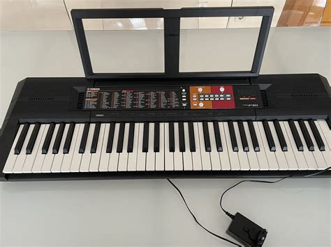 Teclado Yamaha PSR F51 Como Novo Carregado E Cadafais OLX Portugal