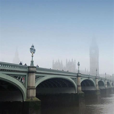 Photographer Captures Mystical Beauty of a Foggy London