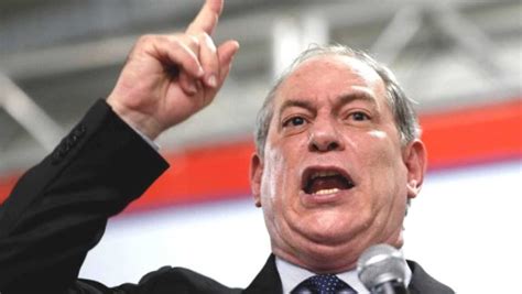 Ciro Gomes vira réu por calúnia e difamação em processo movido por