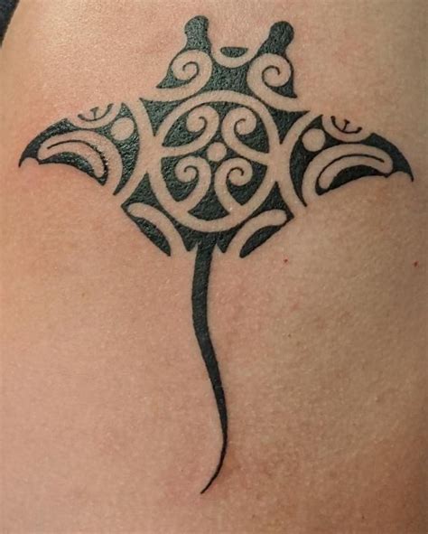 Polynesian Inspired Manta Ray Chuck At Soular Tattoo Maui Maui Tattoo