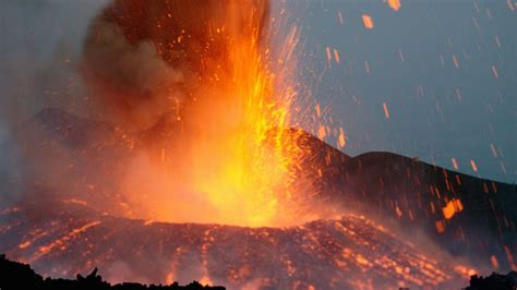 Eruption - MOUNT VESUVIUS