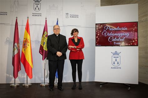 Elena Serrallé presenta el novedoso videomapping de la Catedral como un