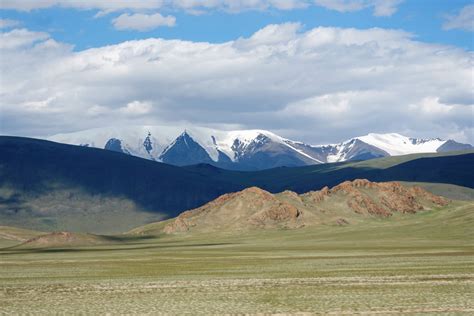 Experience the Untamed Wilderness and Rich Culture of Mongolia 🇲🇳