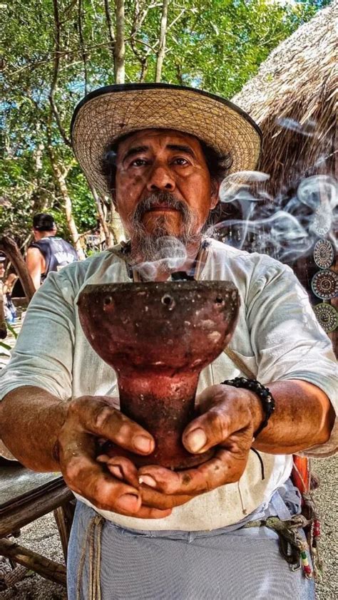 El Cenote Como Altar Ofrendas Y Rituales En Zazil Tunich Zazil