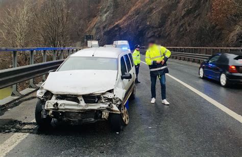 FOTO ACCIDENT pe VALEA OLTULUI Trafic blocat Gazeta Vâlceană