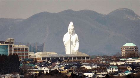 Having A Massive Statue In The Middle Of A City Might Be The Most