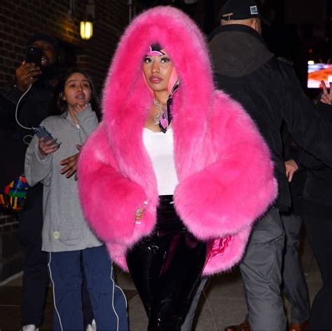 Nicki Minaj Pulls Off an Electric Quick Change in Two…