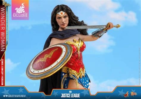 Hot Toys Justice League Wonder Woman Comic Concept Version Sixth Scale Figure
