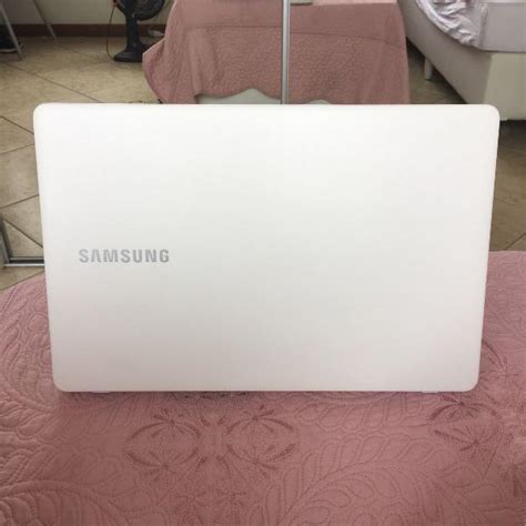 Notebook Samsung Essentials E21 Np300e5m Kfbbr Posot Class