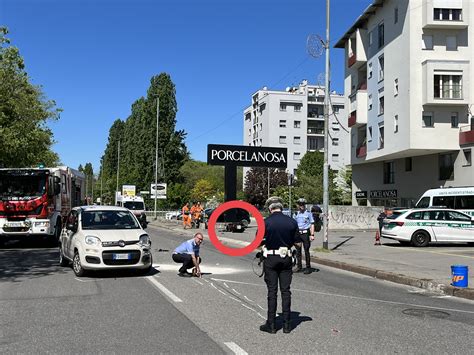 Incidente In Via Borgo Palazzo Morto Marco Moioli Le Foto Corriere It