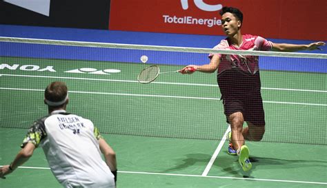 Foto Anthony Sinisuka Ginting Kandas Oleh Viktor Axelsen Di Semifinal