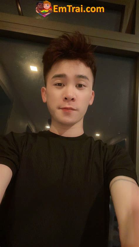 Boy teen dễ thương mới lớn sex dâm cu bự ngoại cỡ biết chiều lòng khách emtrai