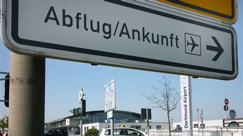 Am Flughafen Dortmund Parkplatz Zoff Unter Taxifahrern Eskaliert