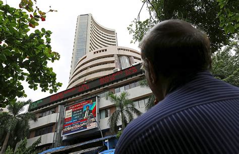 Bulls Dominate D Street As Nifty Tops 18 050 Sensex Climbs 456 Pts Bajaj Finserv Rallies 5