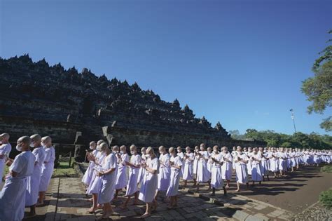 Ini Aturan Mengikuti Acara Waisak Di Candi Borobudur