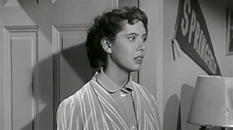 Watch Father Knows Best S03 E17 Margaret Hires A G Free Tv Shows Tubi