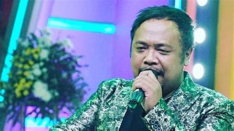 Profil Abah Lala Sosok Di Balik Lagu Ojo Dibandingke Yang Viral