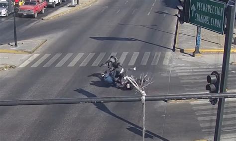 Motociclista Da Vuelta Prohibida Y Provoca Choque En Villa Verde Hay