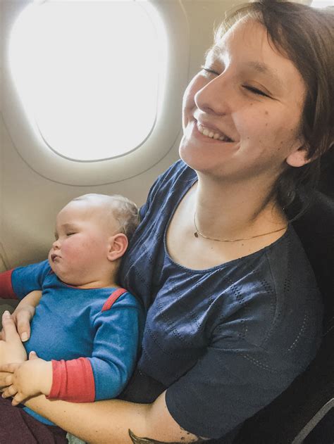 9 Tipps fürs Fliegen mit Baby so wird der Flug entspannt