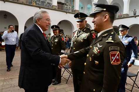 Asiste Rocha Moya al desfile cívico militar por el CXIII Aniversario de