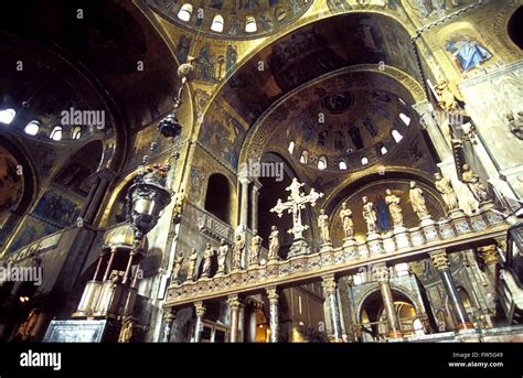 St. Marks Cathedral / Basilica San Marco - interior view of the church ...