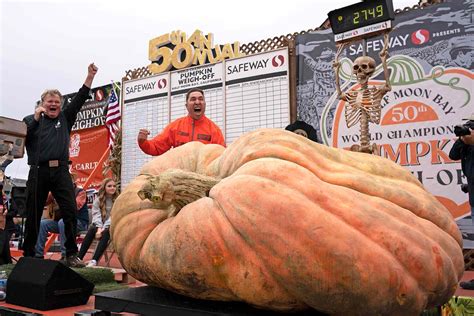 Minnesota Man Breaks World Record For Largest Gourd