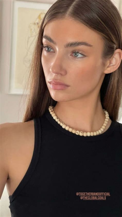 Lorena Rae Style, Clothes, Outfits and Fashion • CelebMafia