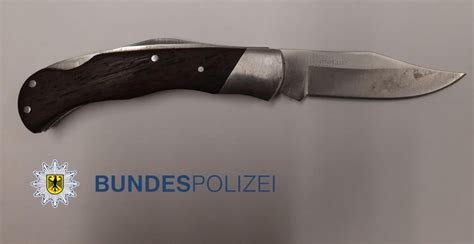 BPOL NRW Messer Griffbereit In Der Tasche Bundespolizei Nimmt