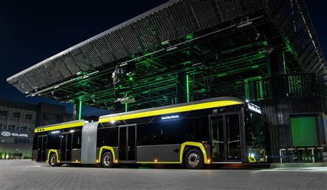 El articulado Urbino 18 eléctrico novedad de Solaris en Busworld 2023