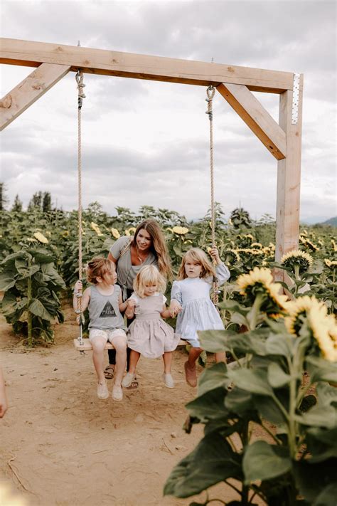 Six must-visit Fraser Valley farms to get epic sunflower photos | Curated