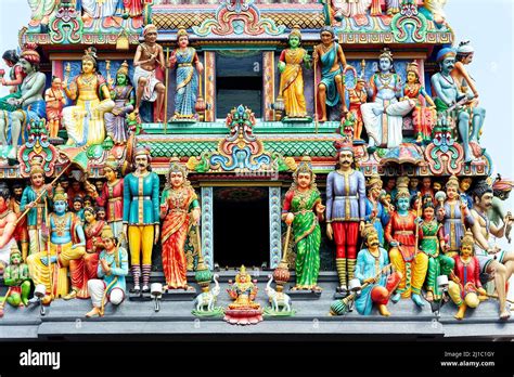 Singapore. Sri Mariamman Temple Stock Photo - Alamy