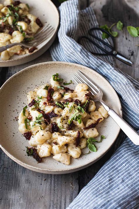 how to pronounce gnocchi 1