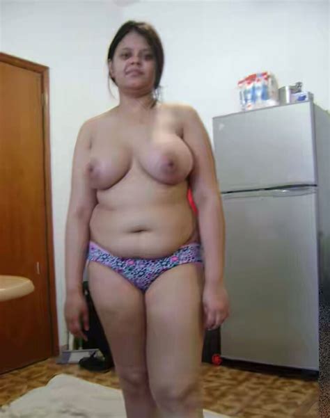 Desi Bhabhi Nude Bath Under The Shower Photos