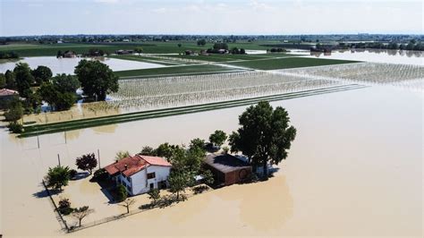 I Primi Soldi Dal Governo Per L Alluvione In Emilia Romagna Wired Italia