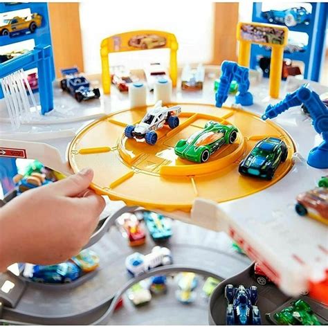 Hot Wheels Super Ultimate Garage Play Set FML