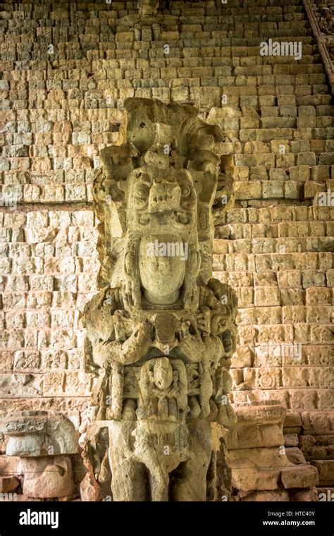 Escalera Jeroglífica en ruinas Mayas Sitio Arqueológico de Copan