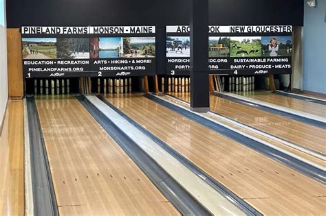 Theres A 4 Lane Candlepin Bowling Alley Open Now In Maine