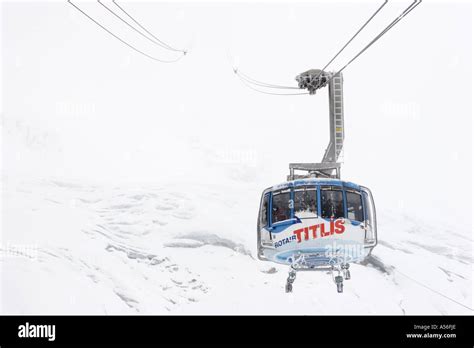 Mount Titlis Rotair Seilbahn Engelberg Schweiz Stockfotografie Alamy