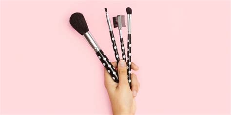 Top 10 Des Produits Et Outils Indispensables En Maquillage