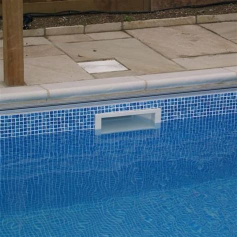 A Guide To Different Types Of Pool Skimmers