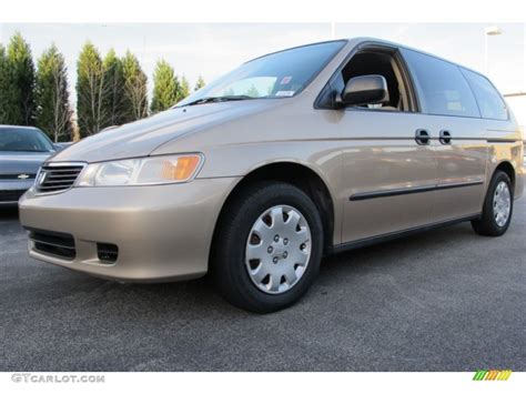 2001 Honda odyssey lx features