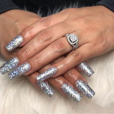 11 Glam Ways To Wear Silver Acrylic Nails Naildesigncode