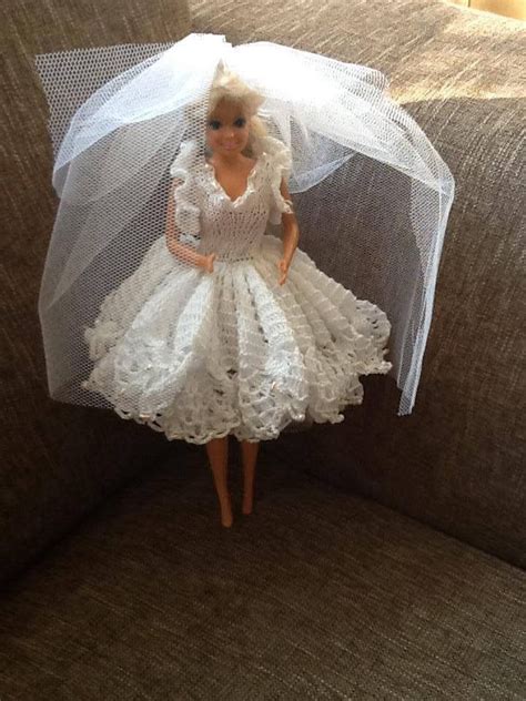 Pin Van Birge Vestervik Op Aa Barbie Wedding Dresses Barbie Haken