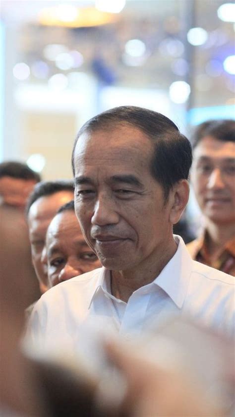 Tak Menyangkal Begini Respon Jokowi Saat Ditanya Isu Gabung Golkar