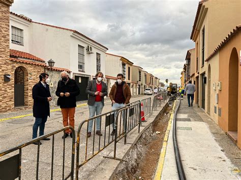 Emalgesa acomete reparaciones en la red de la calle Tierra en San García