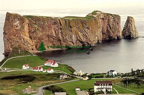 PhotosCanada.com Gallery :: Perce Rock Photos, Rocher Percé, Gaspe ...