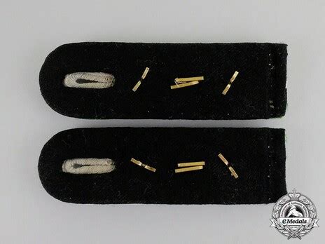 Medalbook Waffen Ss Mountain Troops Hauptsturmf Hrer Shoulder Boards