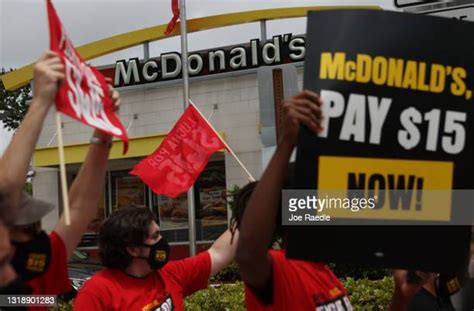 Mcdonalds Protest Photos And Premium High Res Pictures Getty Images