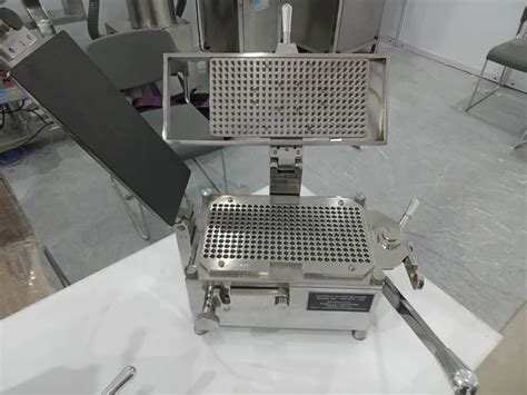 Tamper Proof Manual Capsule Filling Machine For Pharmaceutical