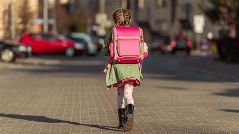 A Quel âge Votre Enfant Peut Il Aller Seul à Lécole Ladepeche Fr